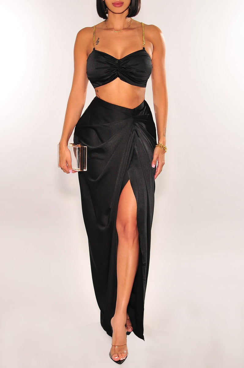 black-gold-chain-padded-