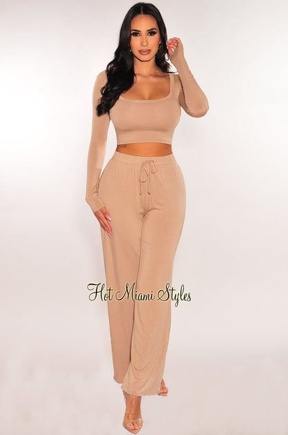 Two-Piece Pants Outfits: Matching Crop Top & Pants Sets & Sexy Pant Suits -  Hot Miami Styles