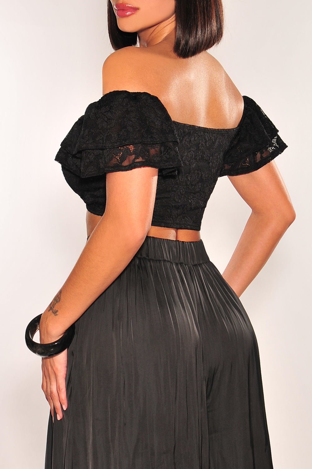 Black Floral Lace Ruffle Sleeve Tie Up Ruched Crop Top Small Black Floral Lace Ruffle Sleeve Tie Up Ruched Crop Top Small